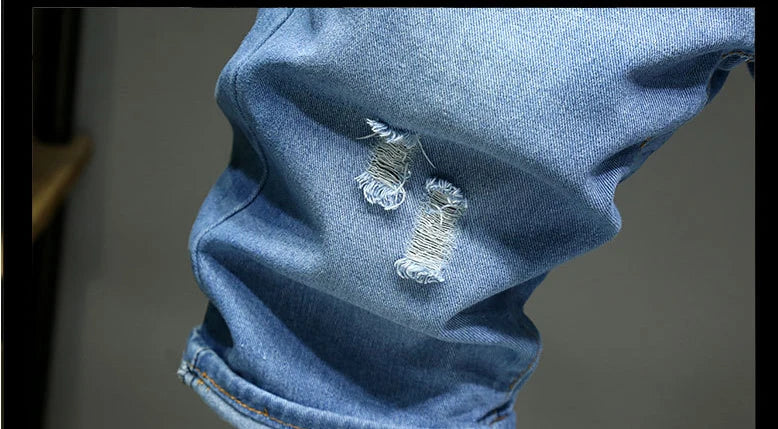 Bermuda Jeans Slim Fit com Elasticidade em Tecido Fino