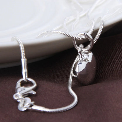Colar de Prata com Pingente de Coração Pequeno