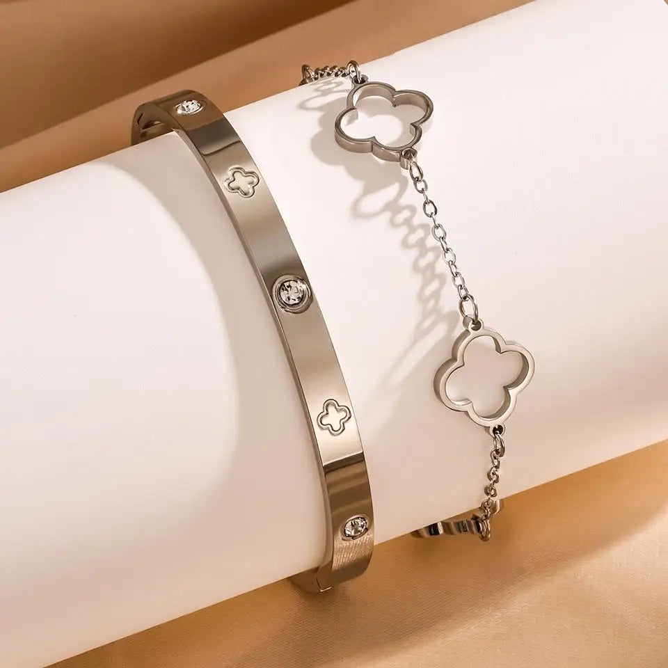 Conjunto de Pulseiras Francesas com Trevo da Sorte