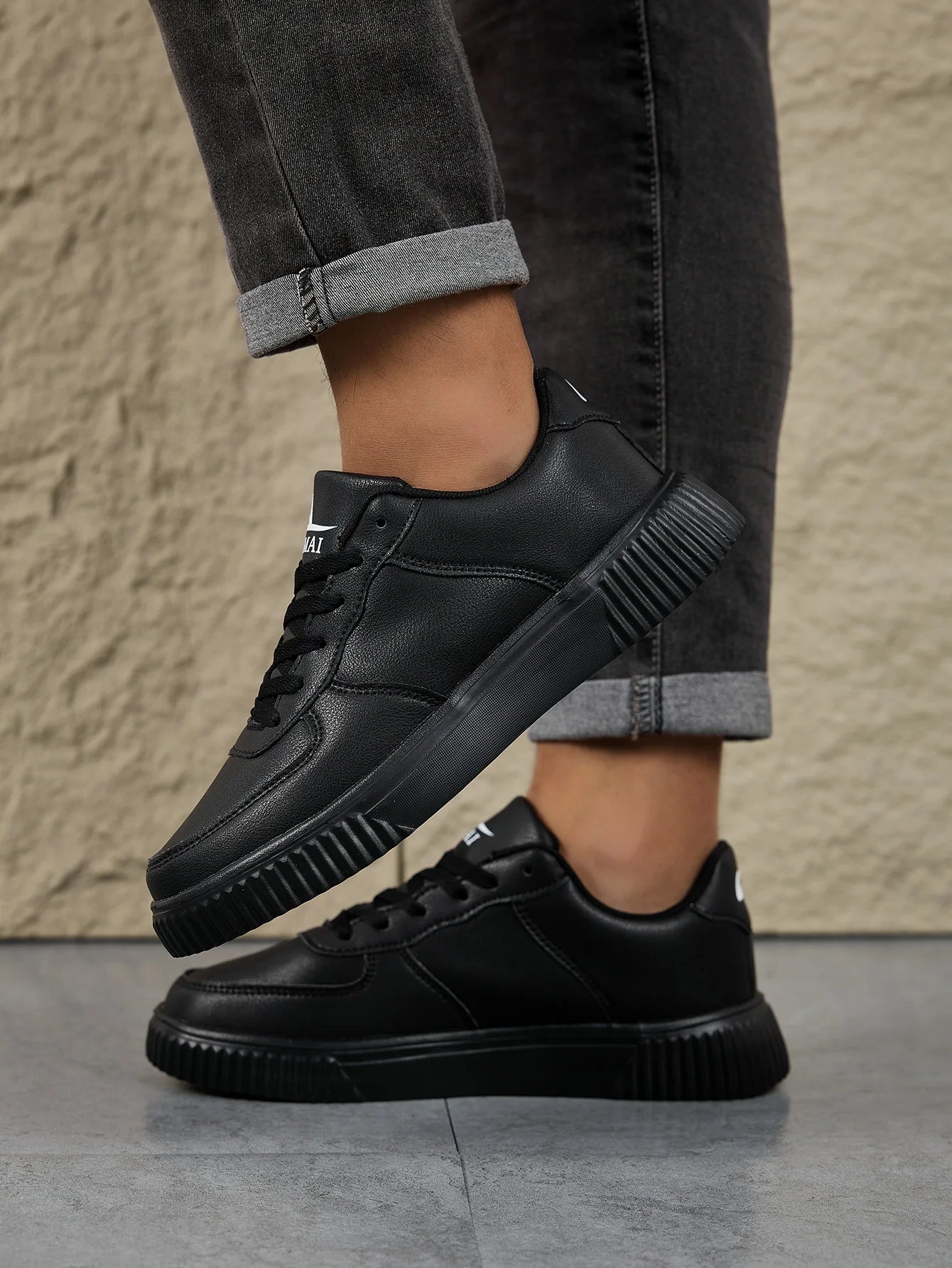 Tênis Masculinos de Couro Fashion Brancos