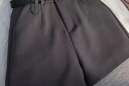 Short Feminino de Alfaiataria  de Cintura Alta