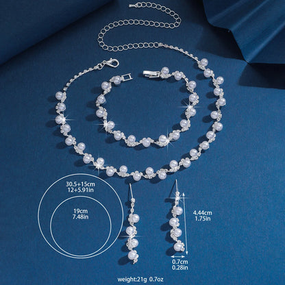 Conjunto de joias – colar, brincos e pulseira