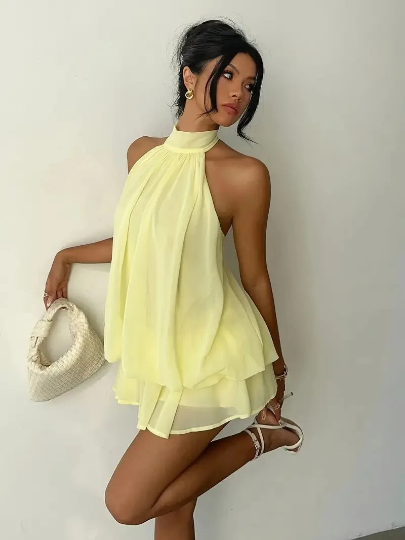 Vestido Feminino com Gola Halter e Costas Abertas