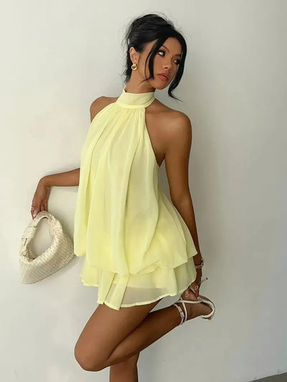 Vestido Feminino com Gola Halter e Costas Abertas