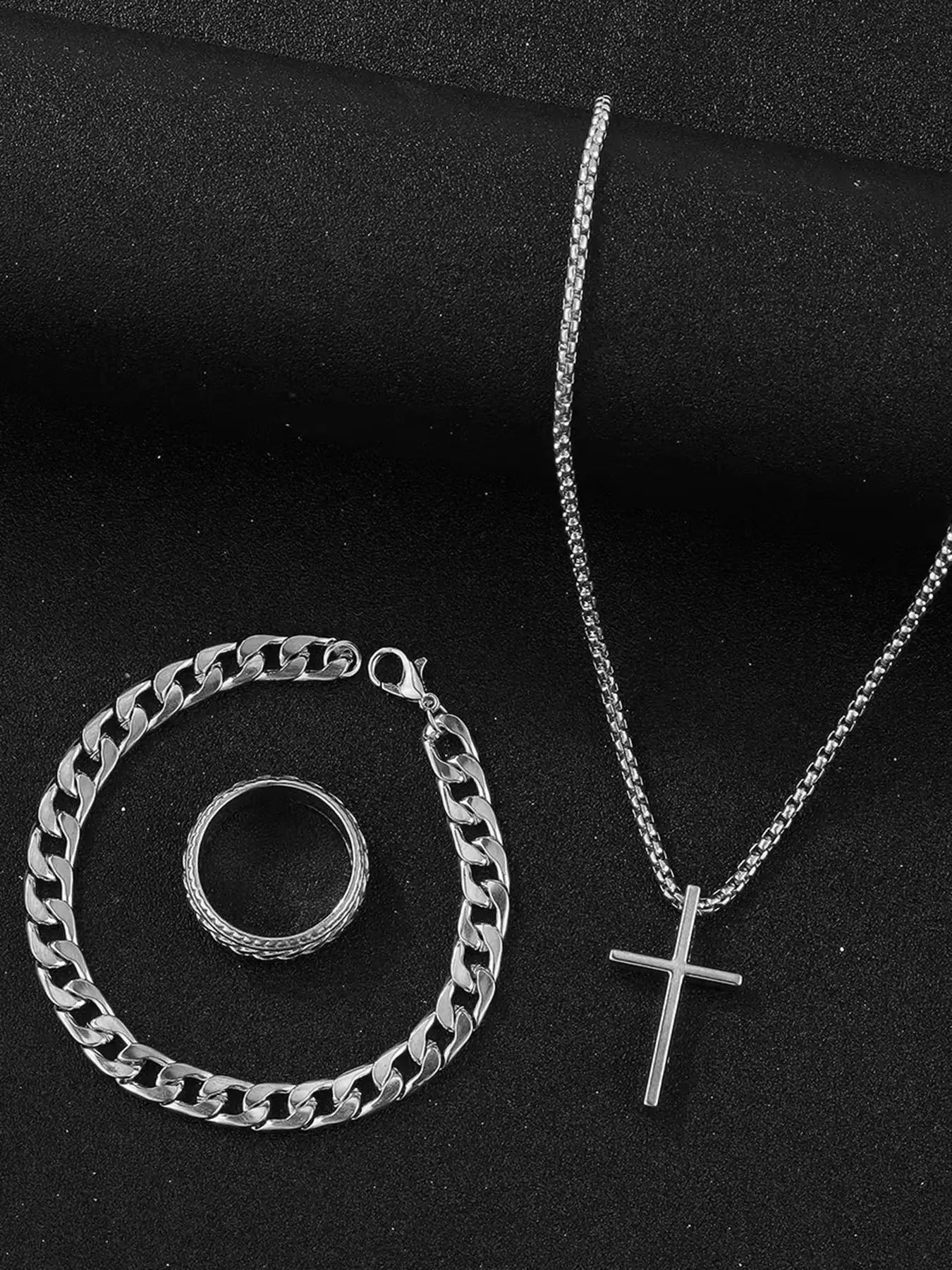 Conjunto de 3 Peças em Aço Inoxidável com Pingente de Cruz