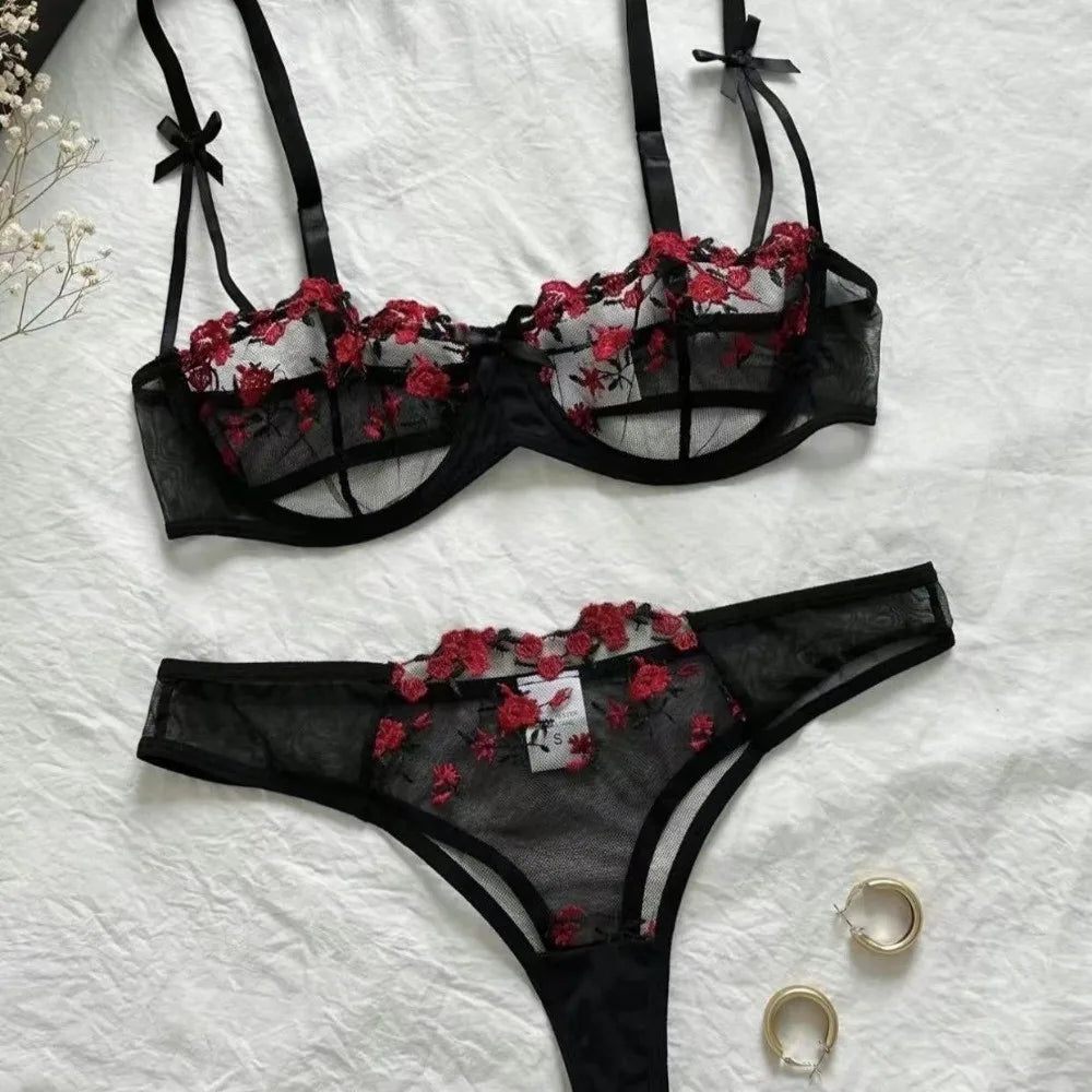 Lingerie Romântica com Renda de Malha Floral e Laço