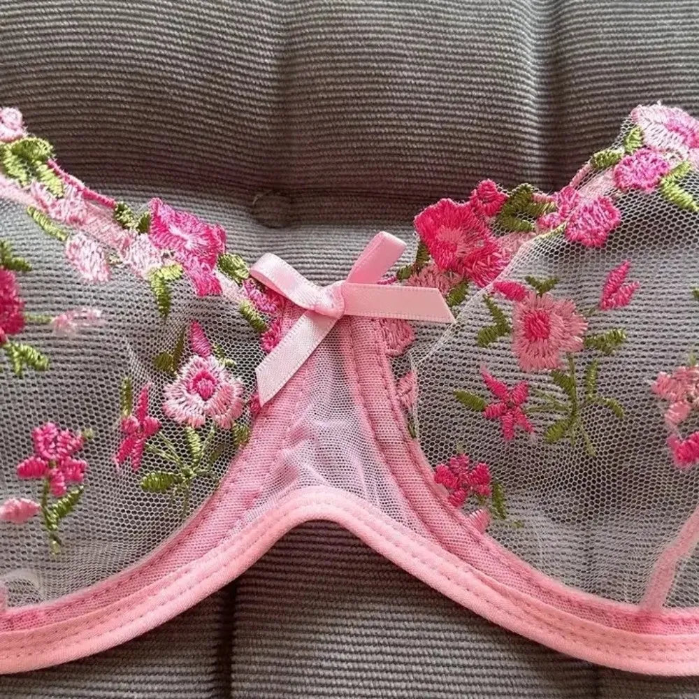 Lingerie Romântica com Renda de Malha Floral e Laço