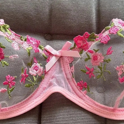 Lingerie Romântica com Renda de Malha Floral e Laço