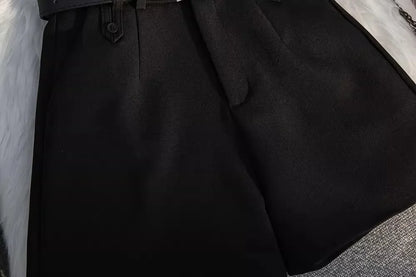 Short Feminino de Alfaiataria  de Cintura Alta