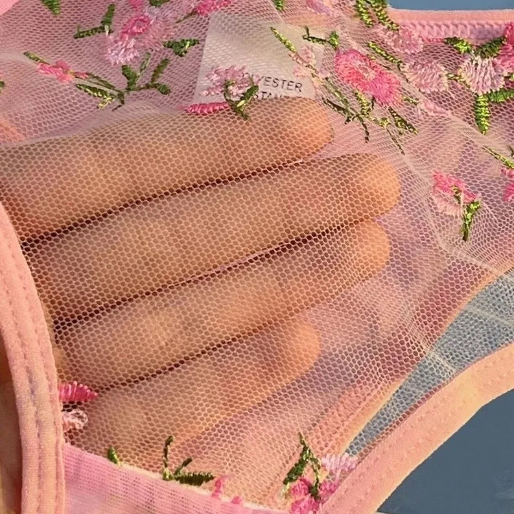 Lingerie Romântica com Renda de Malha Floral e Laço