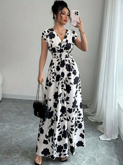 Vestido Elegante com Estampa Floral em Preto e Branco