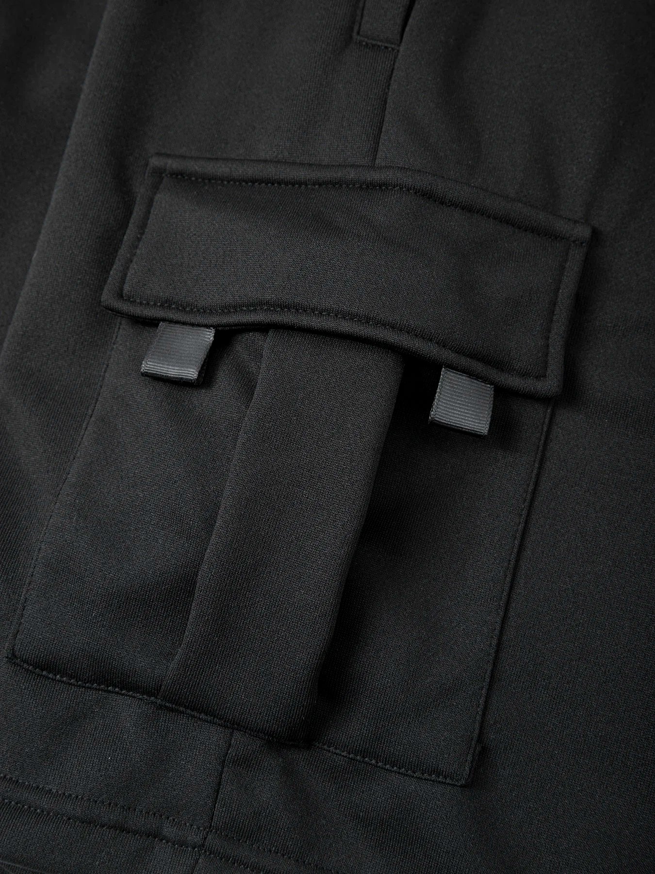 Bermudas Cargo com Vários Bolsos