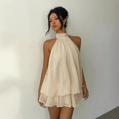 Vestido Feminino com Gola Halter e Costas Abertas
