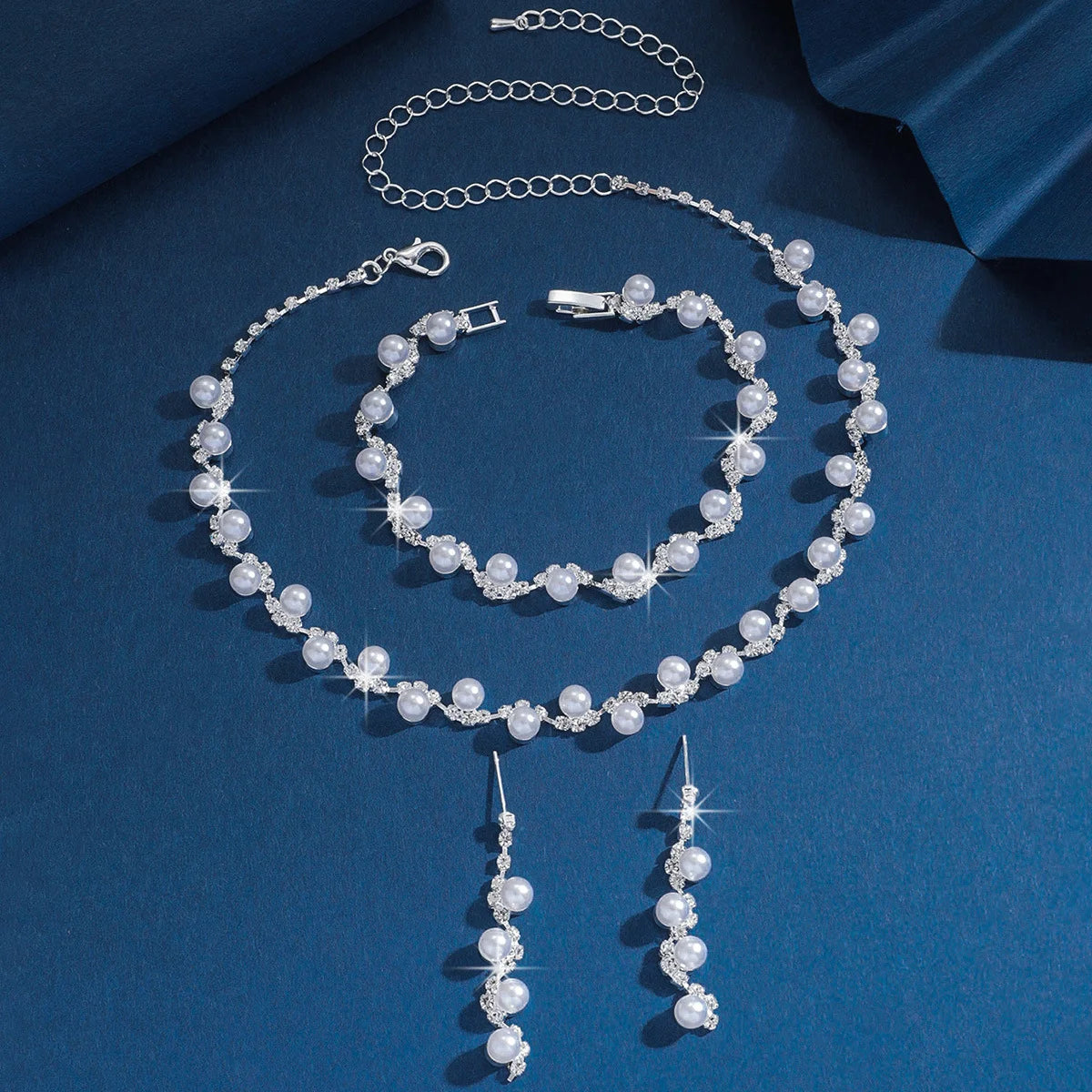 Conjunto de joias – colar, brincos e pulseira