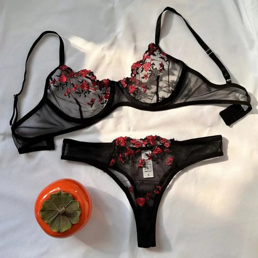 Lingerie Romântica com Renda de Malha Floral e Laço