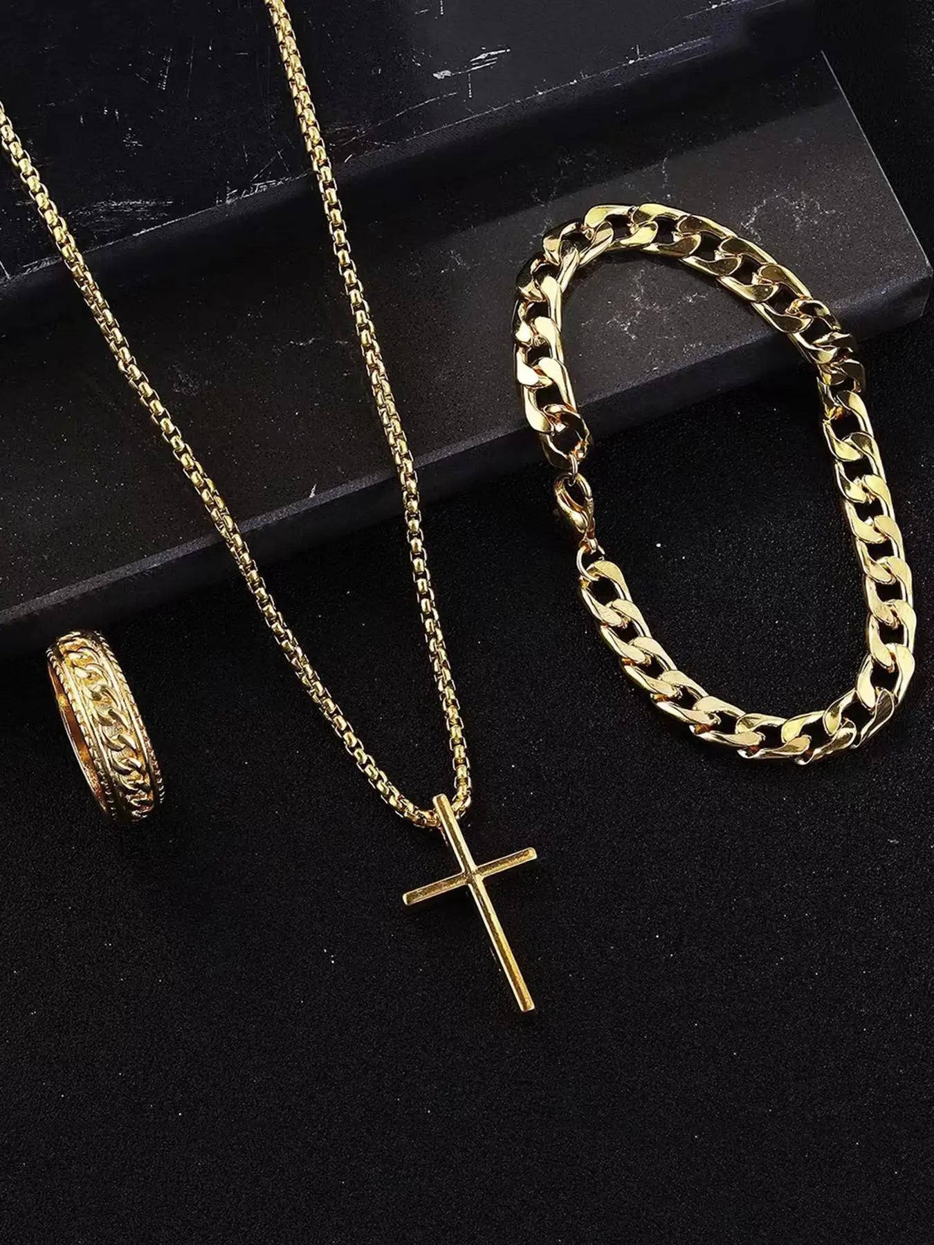 Conjunto de 3 Peças em Aço Inoxidável com Pingente de Cruz