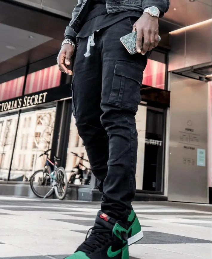 Calça Jeans Cargo com Vários Bolsos