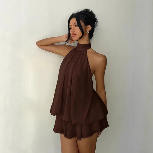 Vestido Feminino com Gola Halter e Costas Abertas