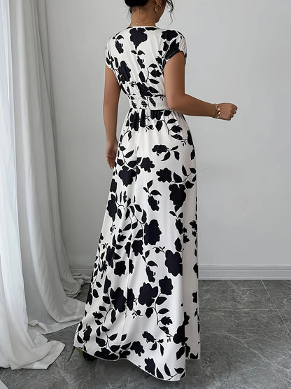 Vestido Elegante com Estampa Floral em Preto e Branco