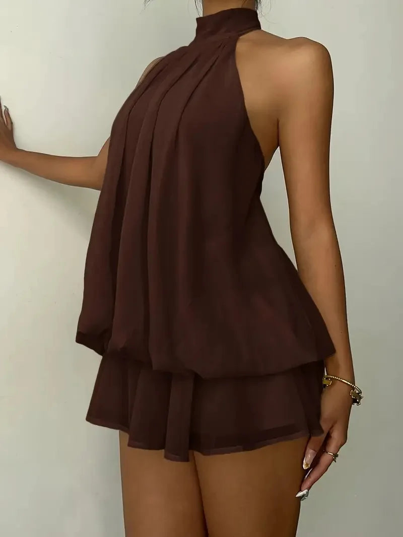 Vestido Feminino com Gola Halter e Costas Abertas