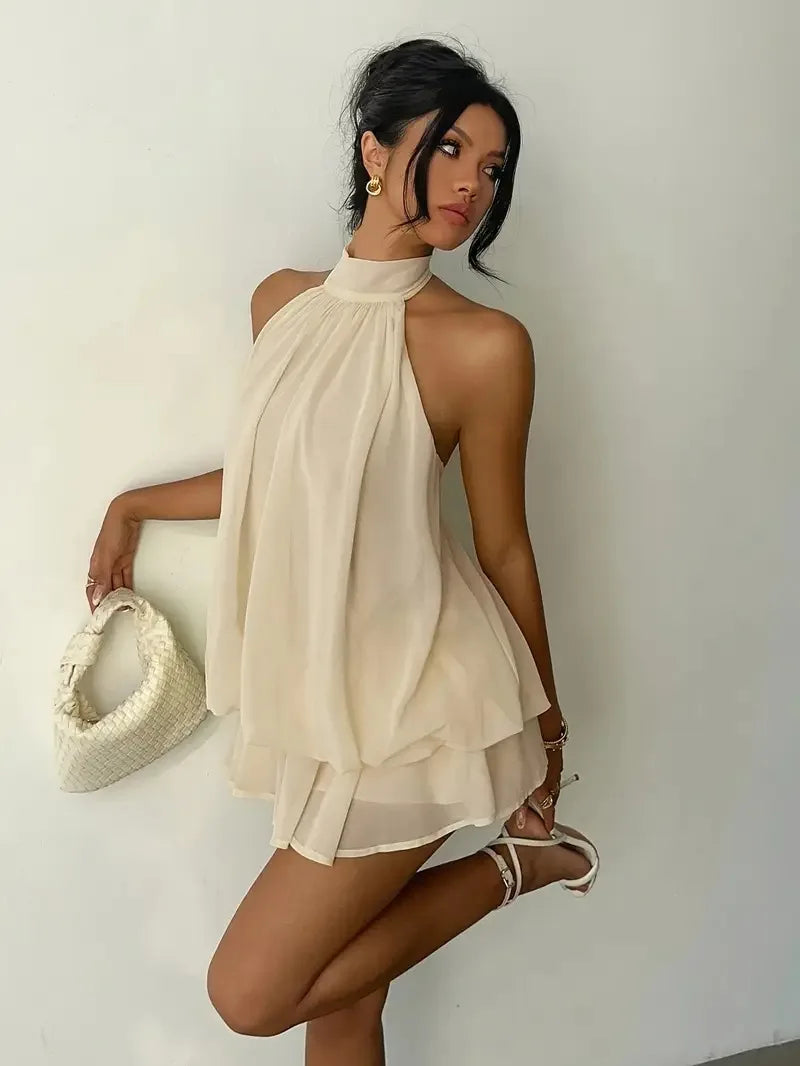 Vestido Feminino com Gola Halter e Costas Abertas