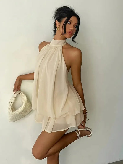 Vestido Feminino com Gola Halter e Costas Abertas