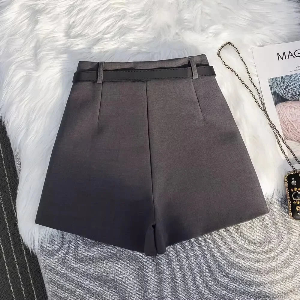 Short Feminino de Alfaiataria  de Cintura Alta