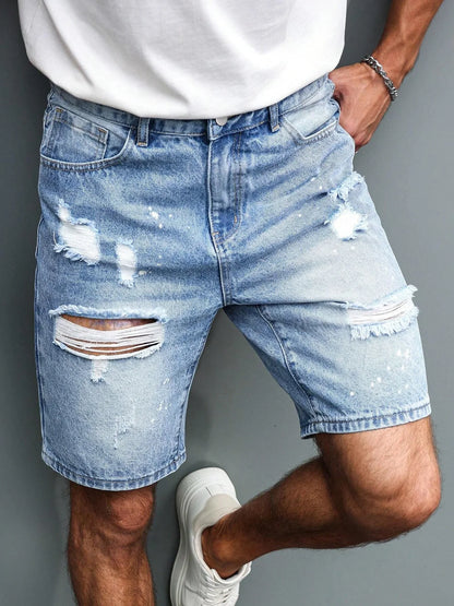 Bermuda Jeans Azul Claro com Lavagem Estonada