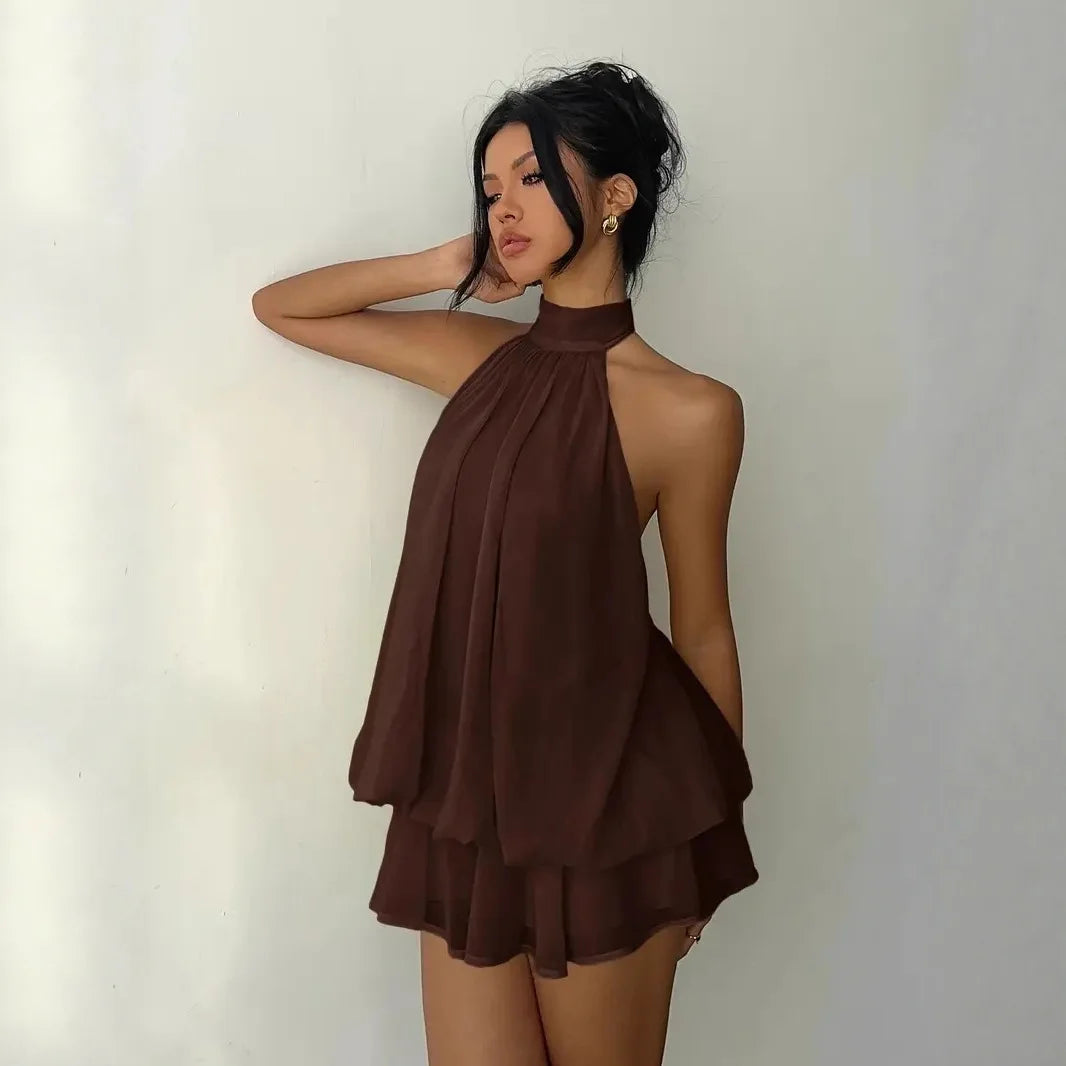 Vestido Feminino com Gola Halter e Costas Abertas