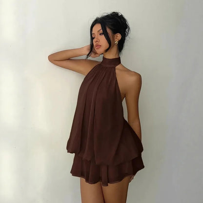 Vestido Feminino com Gola Halter e Costas Abertas