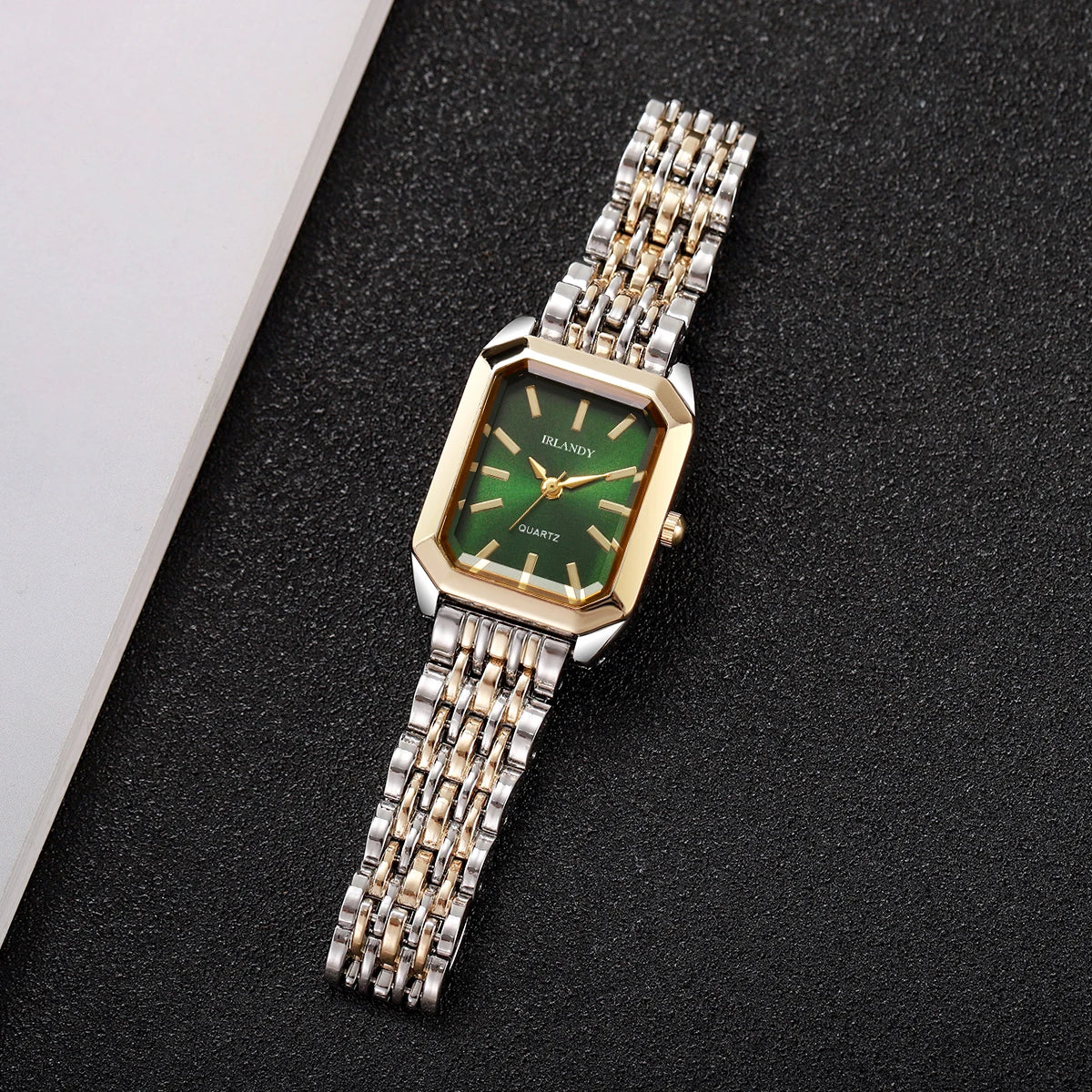 Relógio Feminino Retangular com Pulseira de Aço