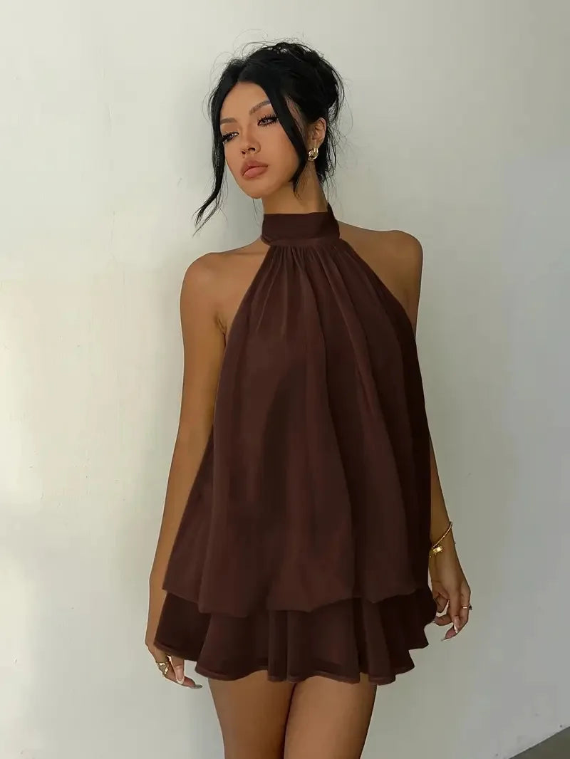 Vestido Feminino com Gola Halter e Costas Abertas