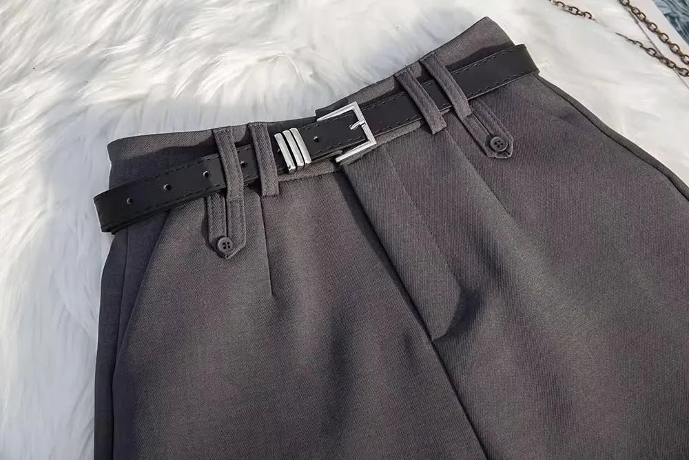 Short Feminino de Alfaiataria  de Cintura Alta